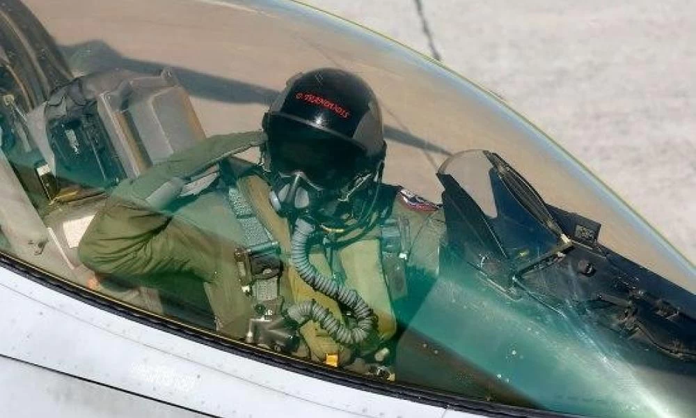 Μαχητικά Phantom «έσκισαν» τον ουρανό της Πάτρας (βίντεο)